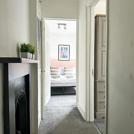 Stylish & Spacious City Centre 3-Bedroom Townhouse - Sleeps 6 Canterbury Eksteriør billede