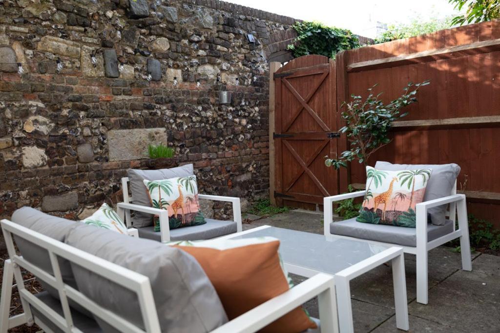 Stylish & Spacious City Centre 3-Bedroom Townhouse - Sleeps 6 Canterbury Eksteriør billede