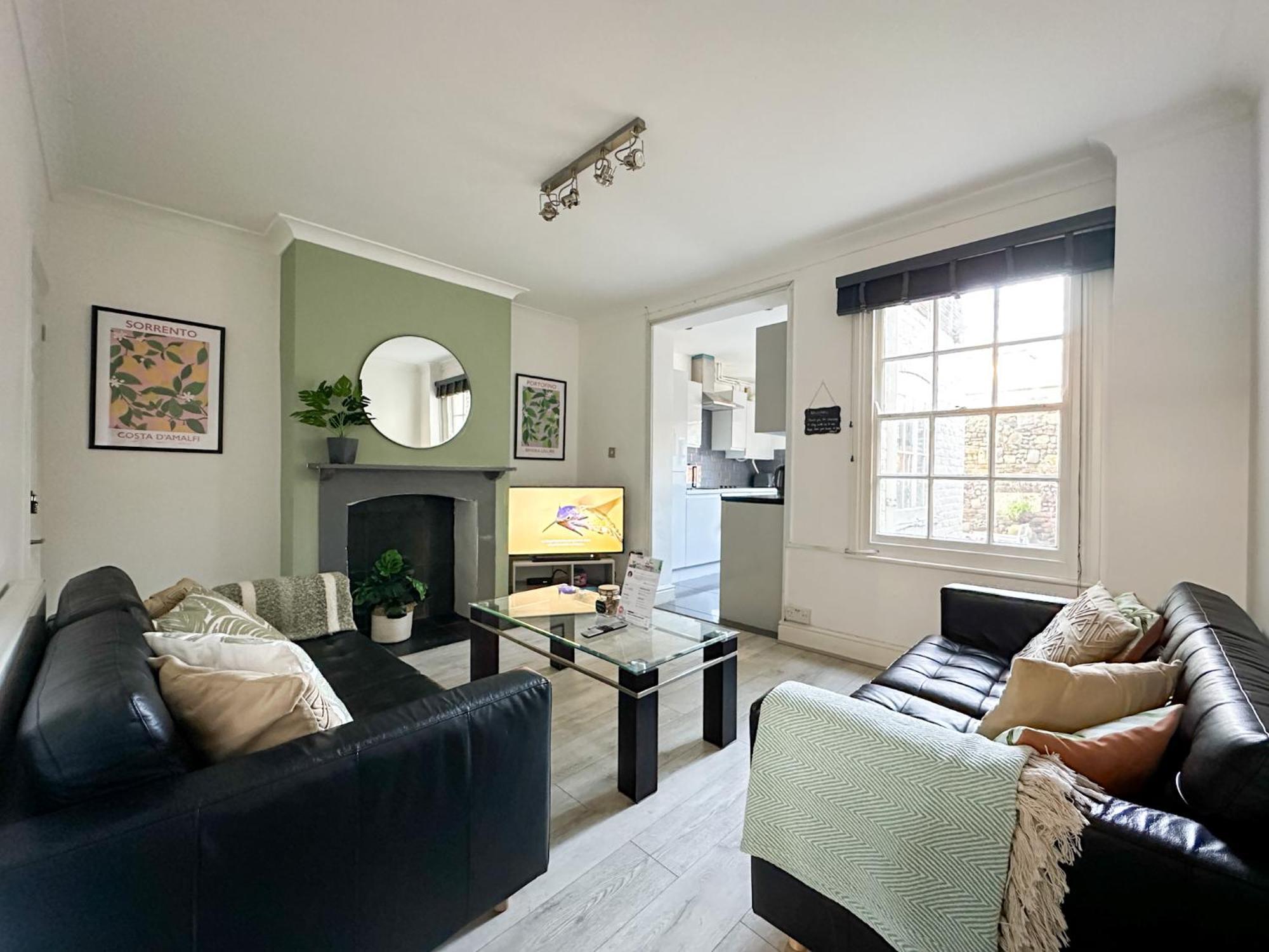 Stylish & Spacious City Centre 3-Bedroom Townhouse - Sleeps 6 Canterbury Eksteriør billede