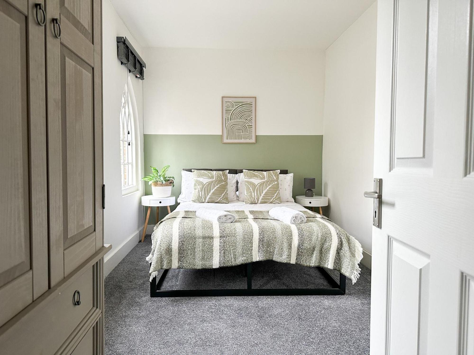 Stylish & Spacious City Centre 3-Bedroom Townhouse - Sleeps 6 Canterbury Eksteriør billede